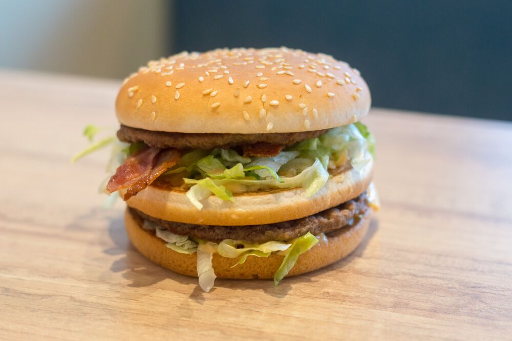 Reviving the Juicy Goodness: The Best Ways to Reheat Your McDonald's Burger